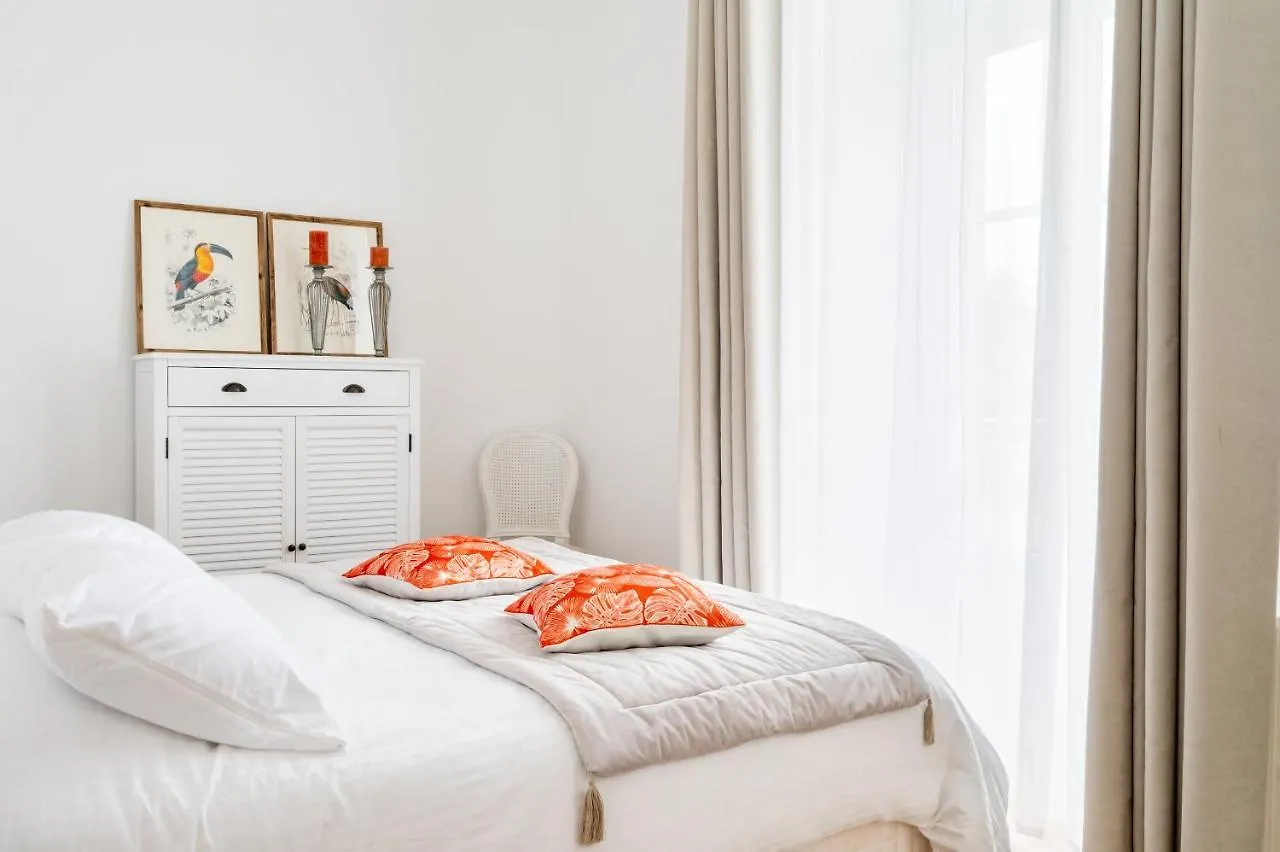 Bed and Breakfast Domaine Les Jardins Darsene Tinténiac